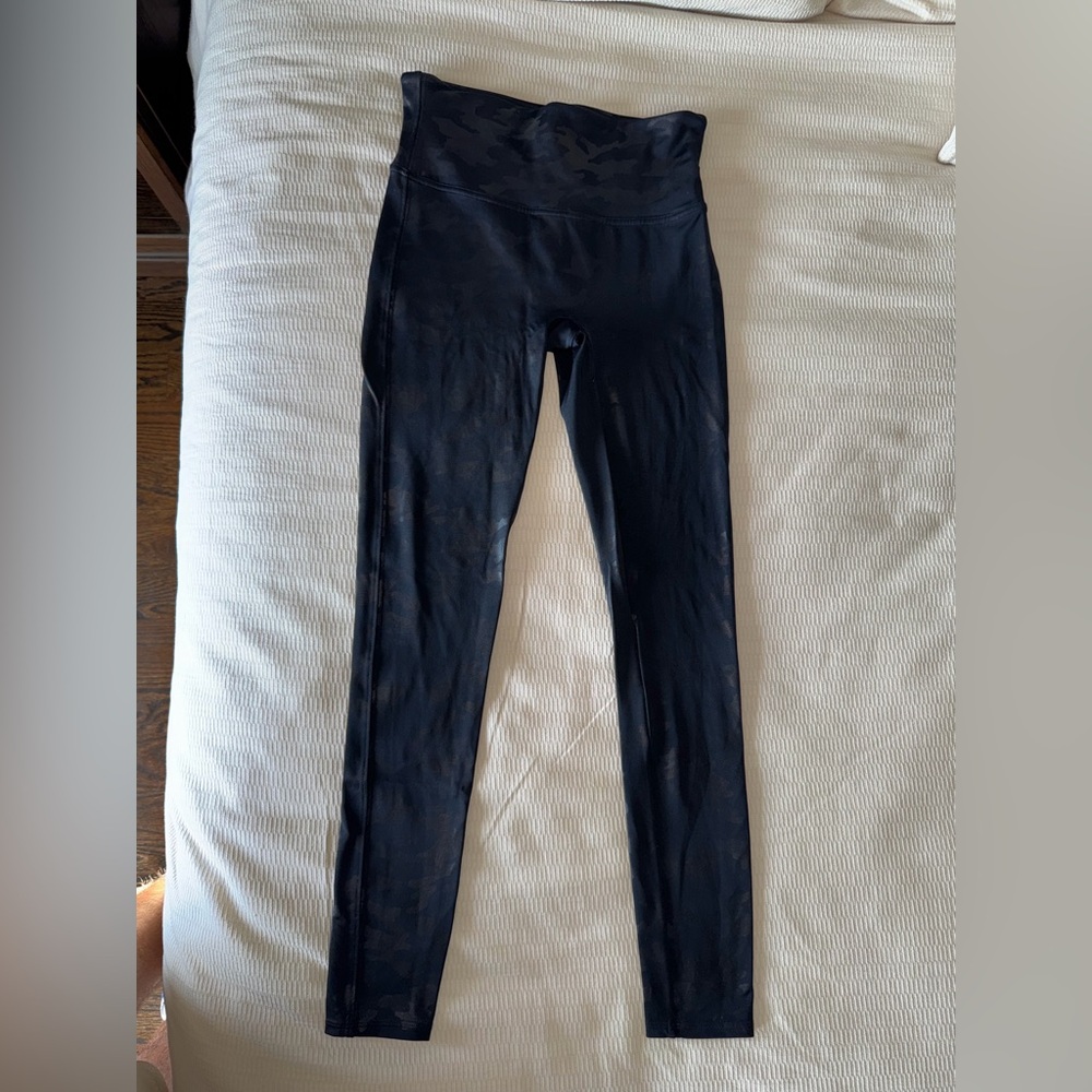 Women’s Spanx Leggings Size Medium Black